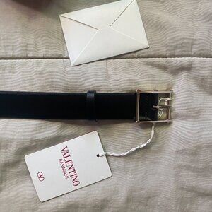 Valentino Garavani Rockstud Buckle Leather Belt Size 85/34 Sleek Black